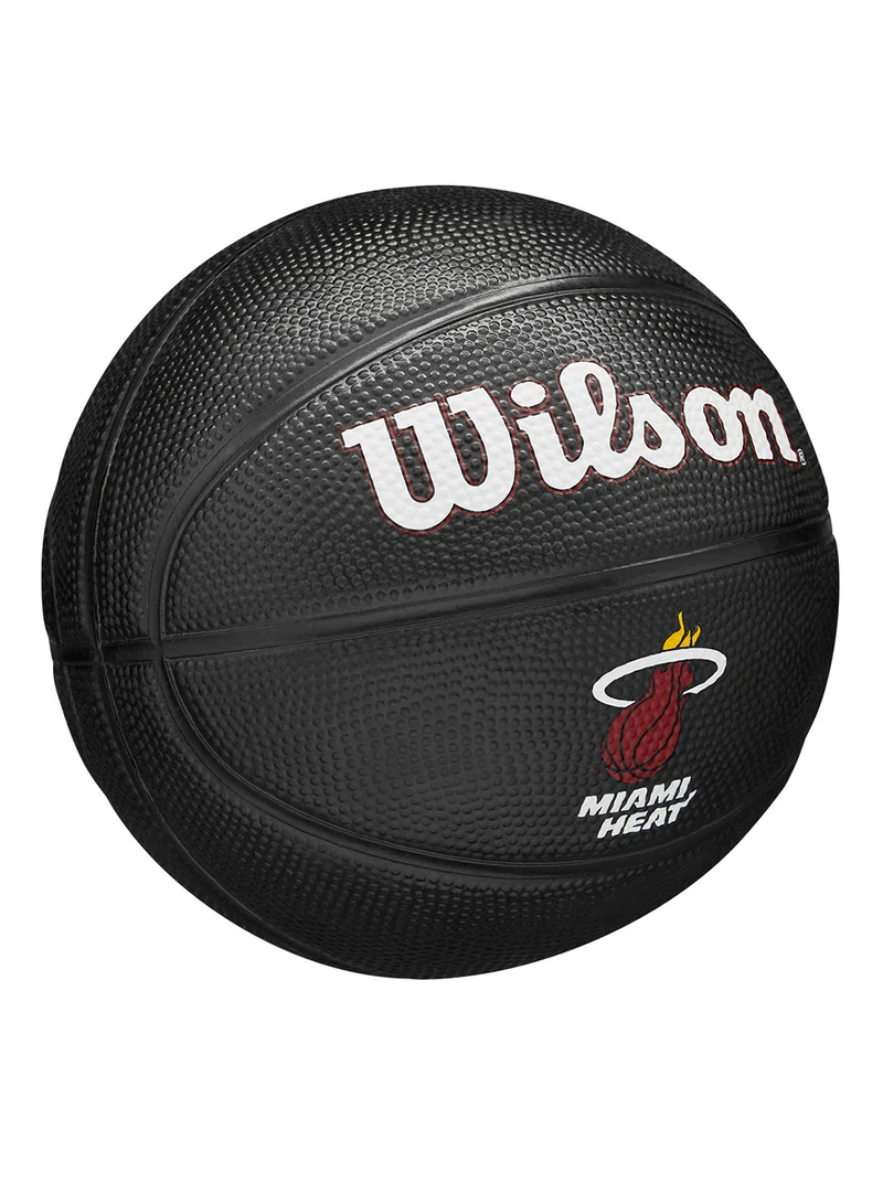 ويلسون كرة سلة NBA تيم تريبيوت ميامي هيت صغيرة SZ3 - أسود