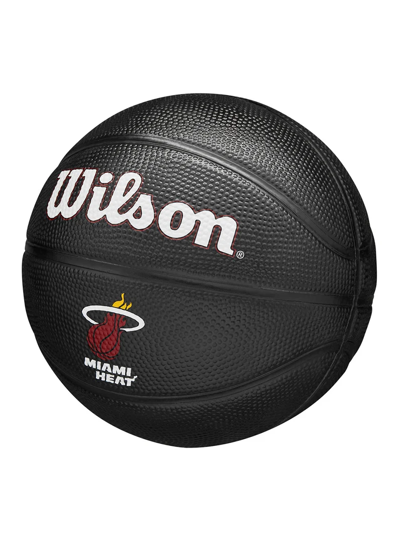 ويلسون كرة سلة NBA تيم تريبيوت ميامي هيت صغيرة SZ3 - أسود