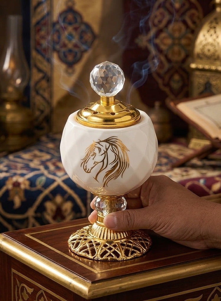 مبخرة بخور أنيقة باللون الأبيض مع كريستال مطلي بالذهب، مزينة بنقش حصان فني، مثالية لتزيين المنزل والاستخدامات الروحية والإهداء - KW1048 - أبيض - Image 3