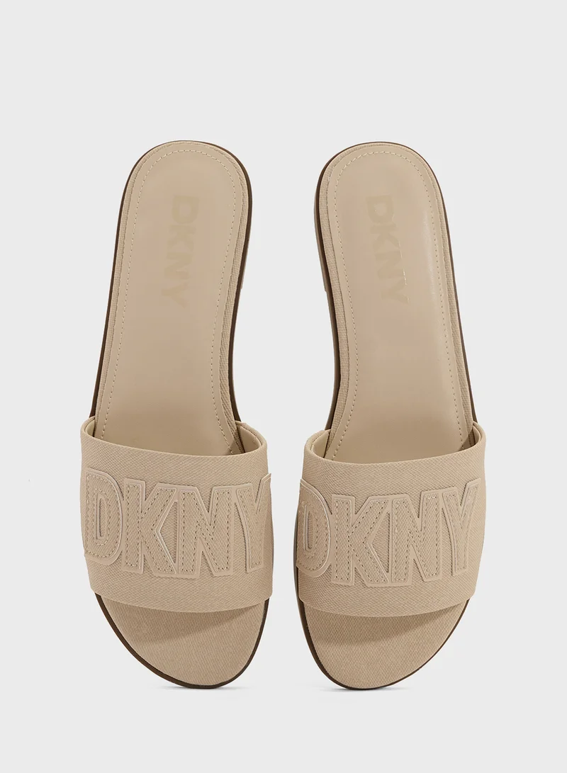 دكني Willow Flat Sandals