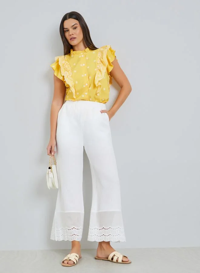 تايك تو بنطال بأرجل مستقيمة وتفاصيل دانتيل عند الحافة