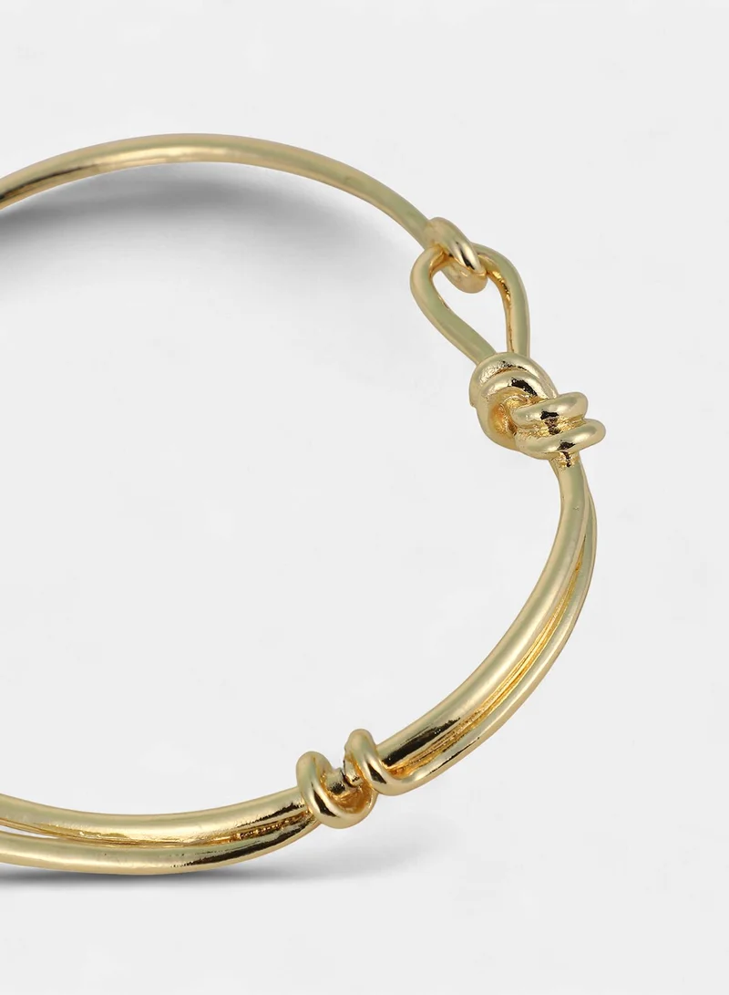 SOHI SOHI Women The Knotted-Bar Collar Necklace | California  Colour | One-Size | Metallic Alloy Material | S-Hook Closure | Necklace For Casual & Evening Wear
