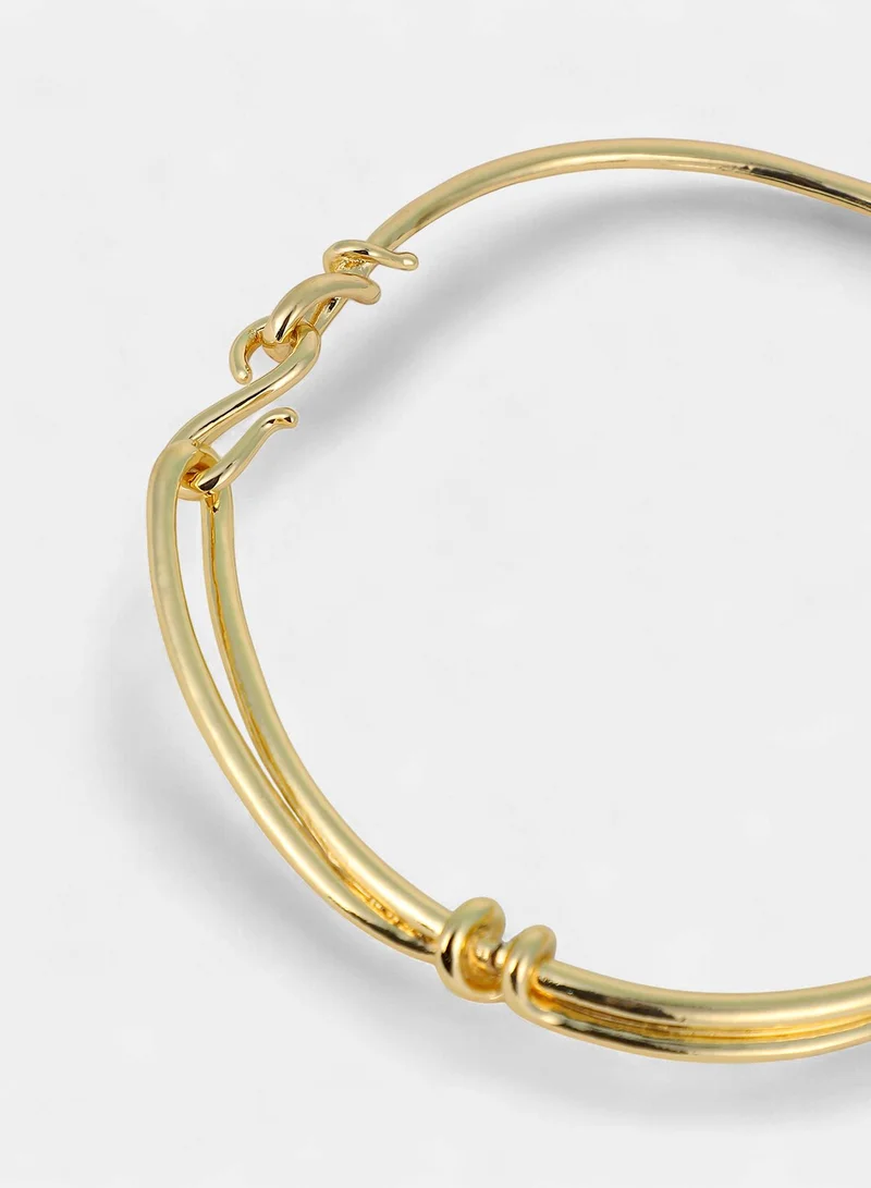 SOHI SOHI Women The Knotted-Bar Collar Necklace | California  Colour | One-Size | Metallic Alloy Material | S-Hook Closure | Necklace For Casual & Evening Wear