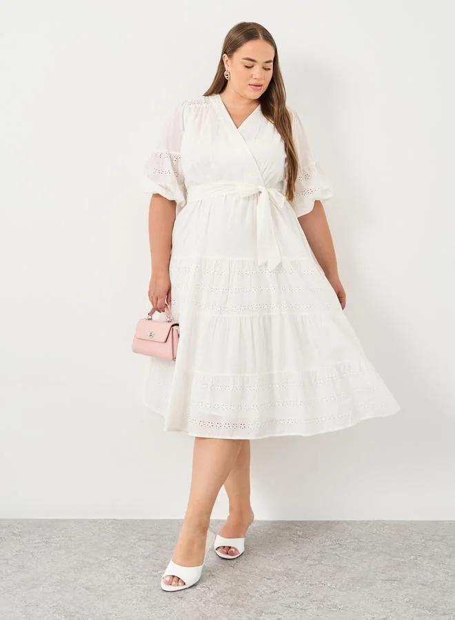 ستايلي فستان ميدي لف مقاس كبير بتفاصيل شيفلي