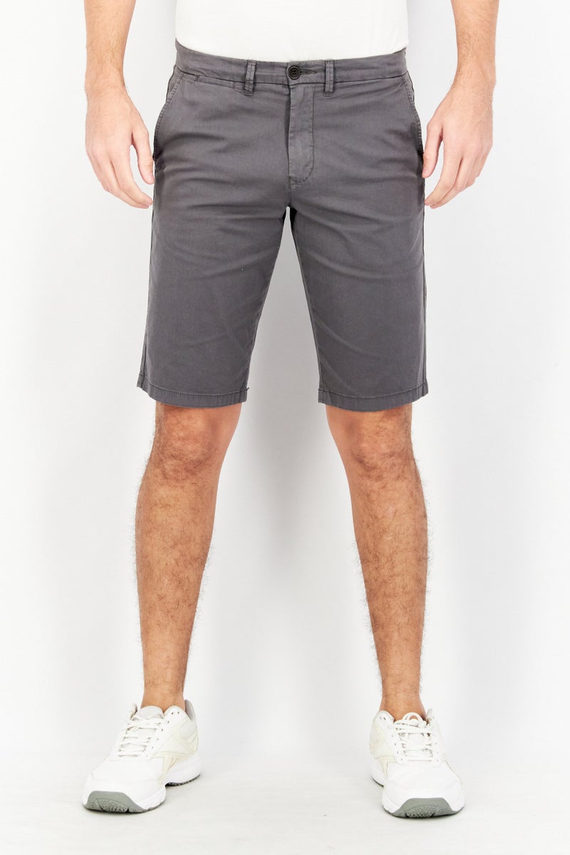 Celio شورتات تشينو للرجال بحلقات حزام، رمادي داكن - Image 1