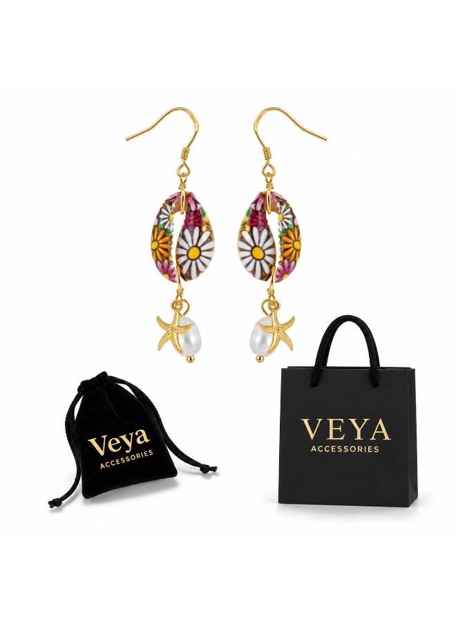 ڤيا أقراط Veya متدلية بتصميم بحري مزهر من الفضة الإسترلينية عيار 925 بطلاء ذهب عيار 14 ومزينة باللؤلؤ - Image 1