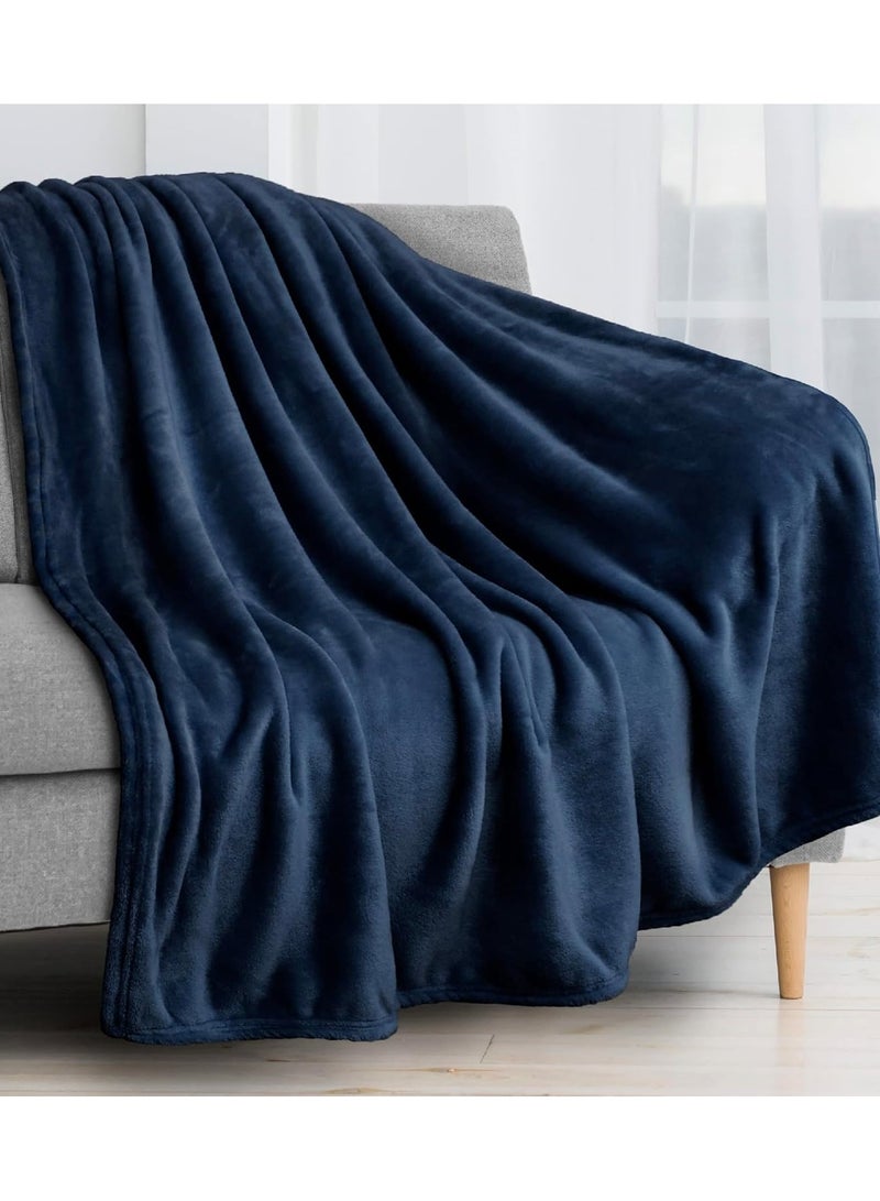 بي اس بي هوم بطانية مزدوجة فاخرة بوزن 220 جرام من BSB HOME® للاستخدام على السرير أو الأريكة أو الكنبة أو أثناء السفر والتخييم | بطانية مكيف الهواء | المقاس: 220 × 230 سم | اللون: أزرق | بطانية سادة من نوع بولو - Image 2