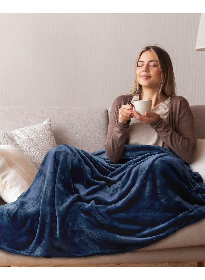 بي اس بي هوم بطانية مزدوجة فاخرة بوزن 220 جرام من BSB HOME® للاستخدام على السرير أو الأريكة أو الكنبة أو أثناء السفر والتخييم | بطانية مكيف الهواء | المقاس: 220 × 230 سم | اللون: أزرق | بطانية سادة من نوع بولو - Image 4