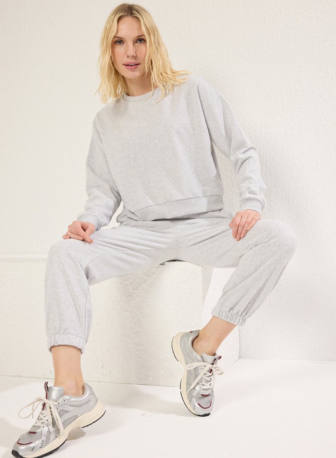 trendyol Gray Melange Regular/Normal Thick Crew Neck Knitted Tracksuit - Image 2