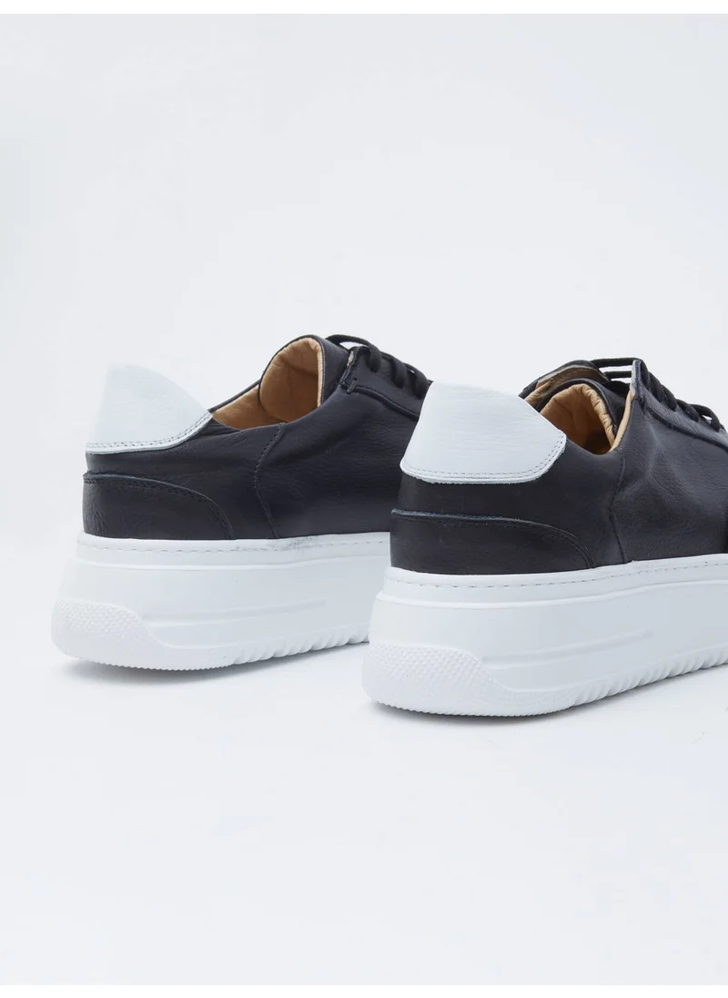 كيب Black Sneakers