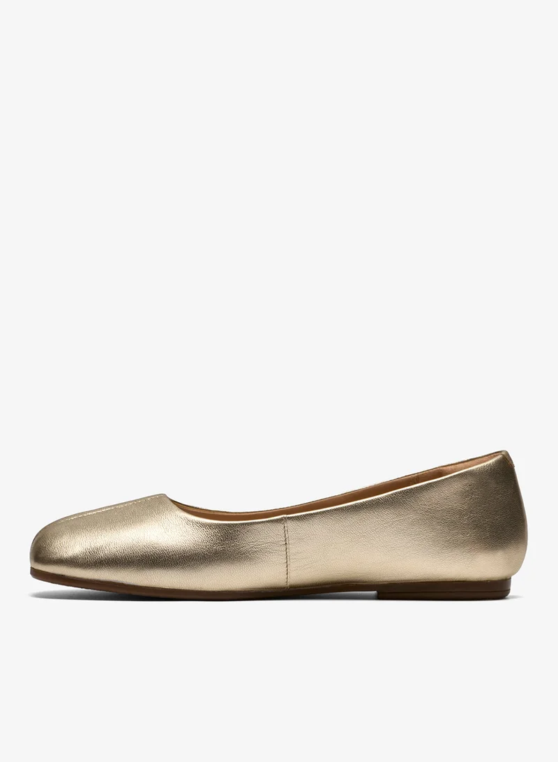 كلاركس Livia Lily Gold Leather