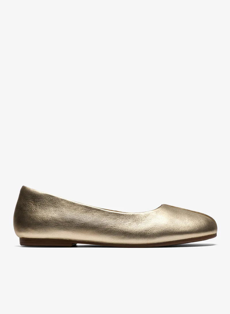 كلاركس Livia Lily Gold Leather