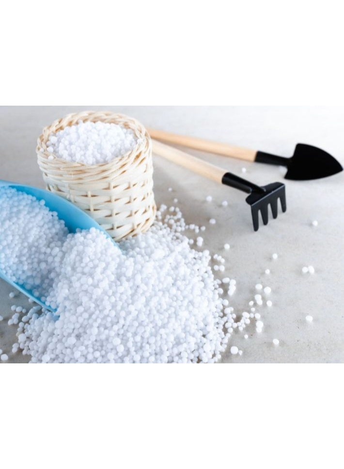 سماد اليوريا لتسريع للنمو الخضري للاشجار والثيل  شركة سابك ١ كيلو - Image 1