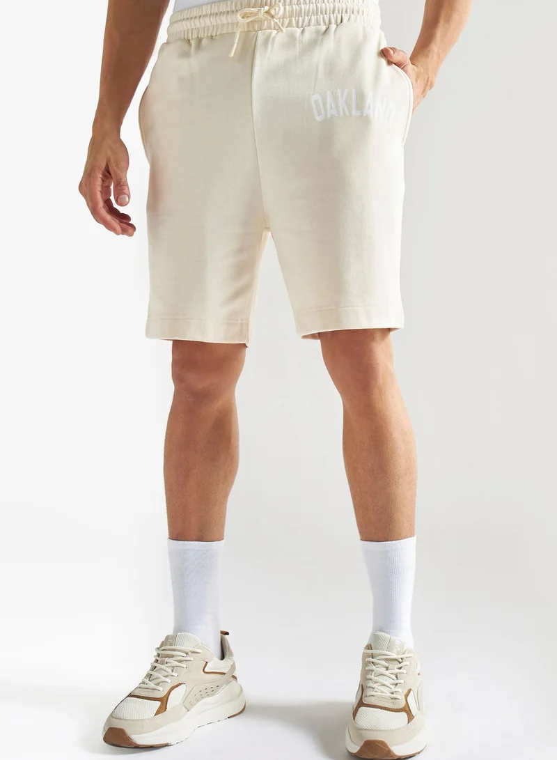 فاف Typography Shorts