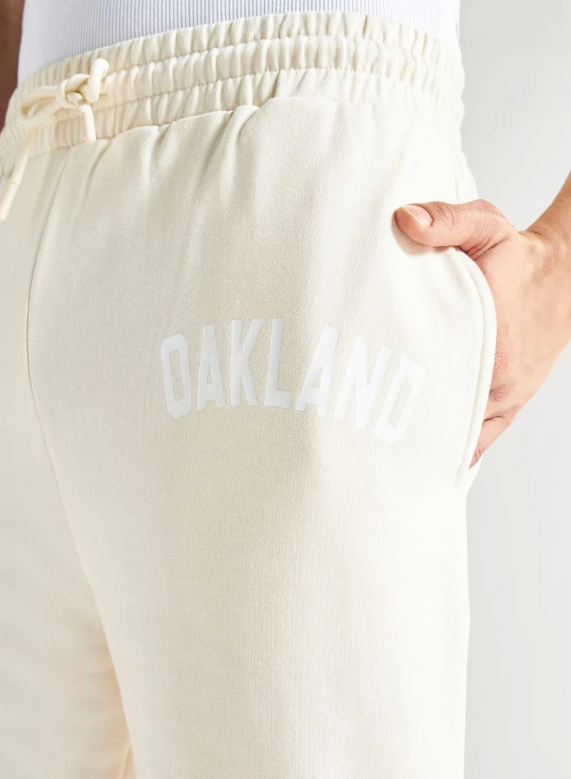 فاف Typography Shorts