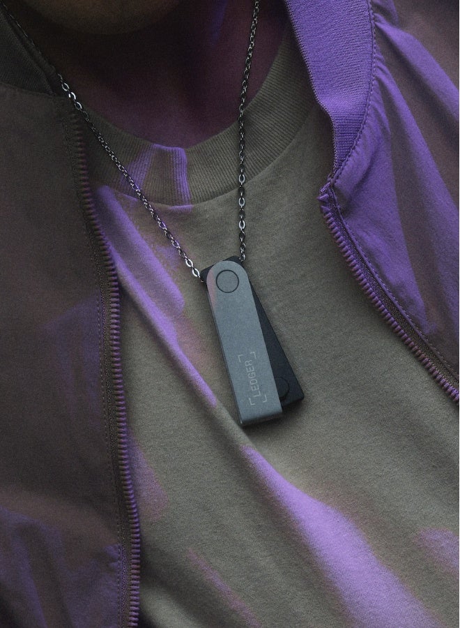 ليدجر محفظة نانو X للأجهزة | أمان عالي لتخزين العملات الرقمية وNFT، شاشة كبيرة + اتصال بلوتوث لاسلكي وUSB-C، دعم لأكثر من 5000 عملة، متوافقة مع iOS وAndroid وMacOS وWindows - ذهبي - Image 5