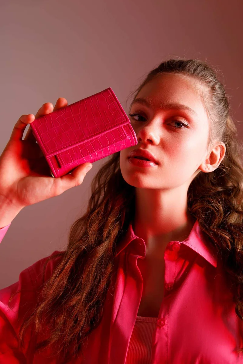 ديفاكتو Women's Faux Leather Croco Wallet
