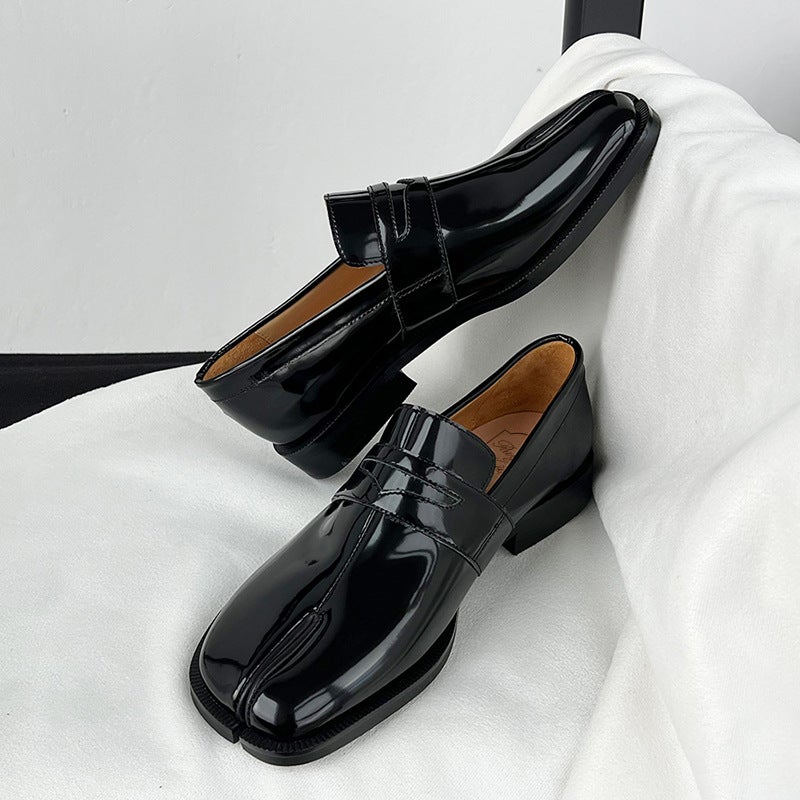 Split-Toe Loafer Shoes Unisex Flat Leather Loafers - Image 1
