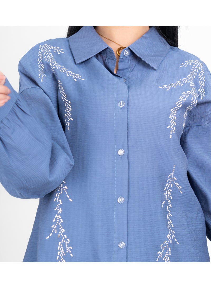 اكسا طقم عصري قطعتين قميص وبنطلون بتفاصيل تطريز أزرق - Image 2