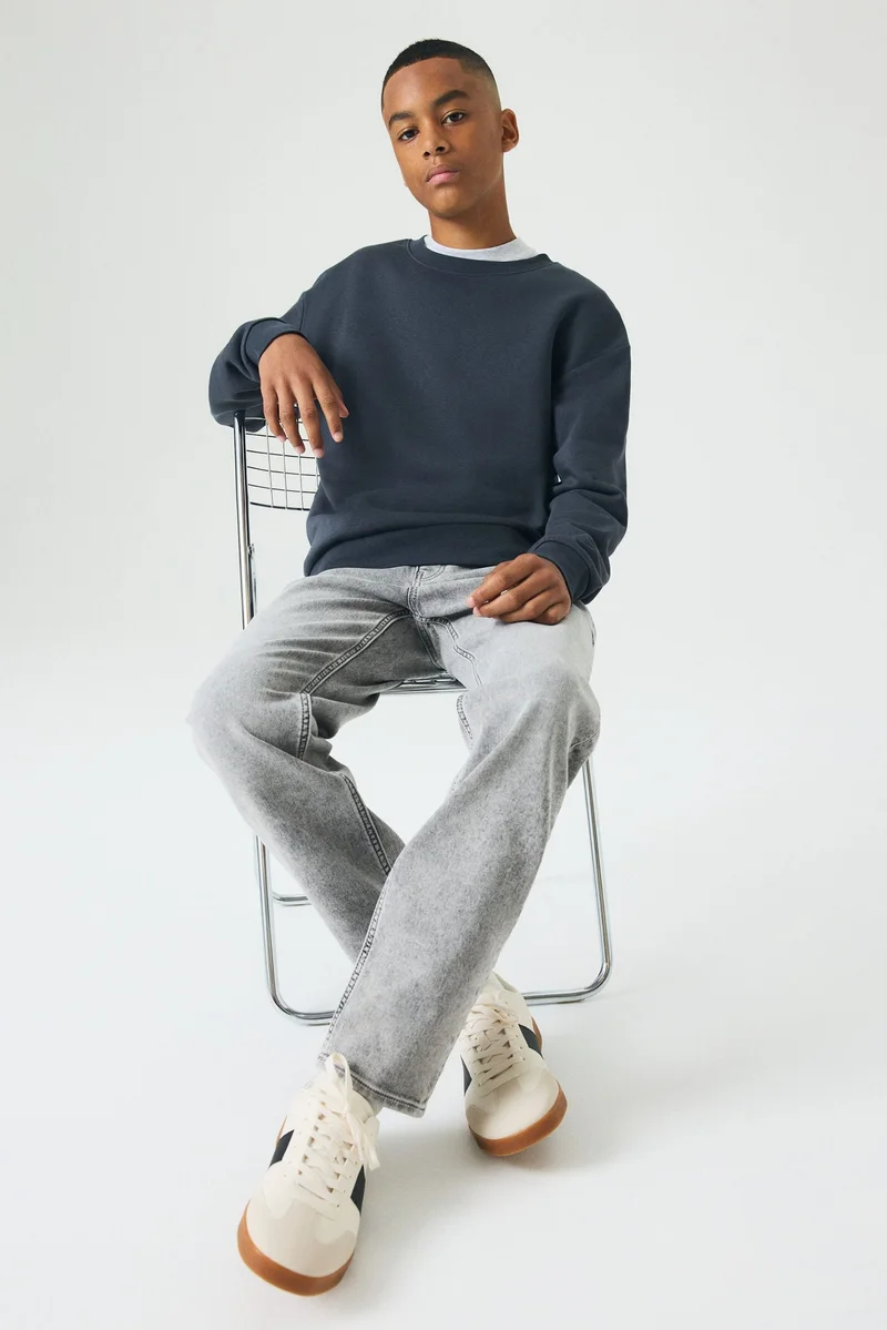 اتش اند ام جينز بقصّة مريحة وساق مدببة