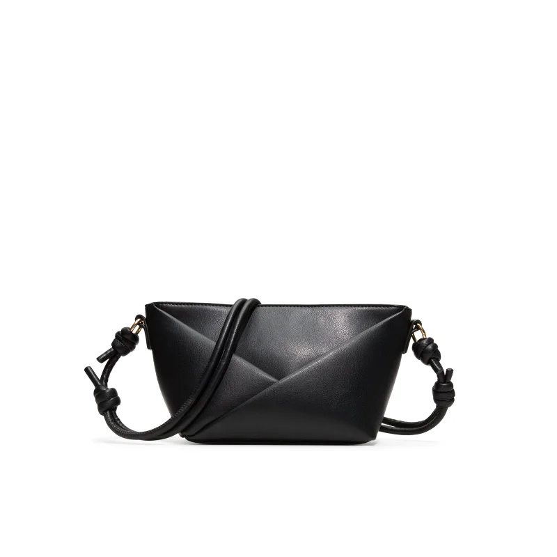 كول ات سبرنج CHLO Textured Crossbody Bag
