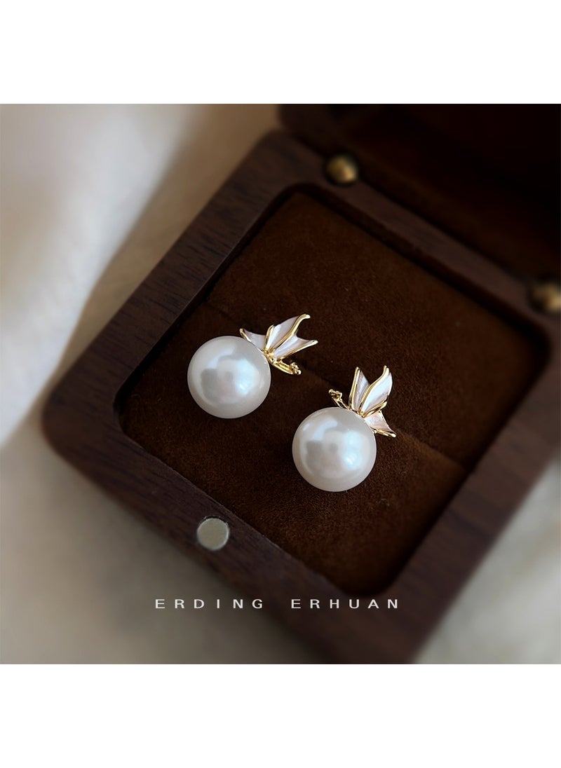 Generic - Elegant Schiphon Glass Pearl Butterfly Stud Earrings 4294 silver needle glass pearl stud earrings - Image 1