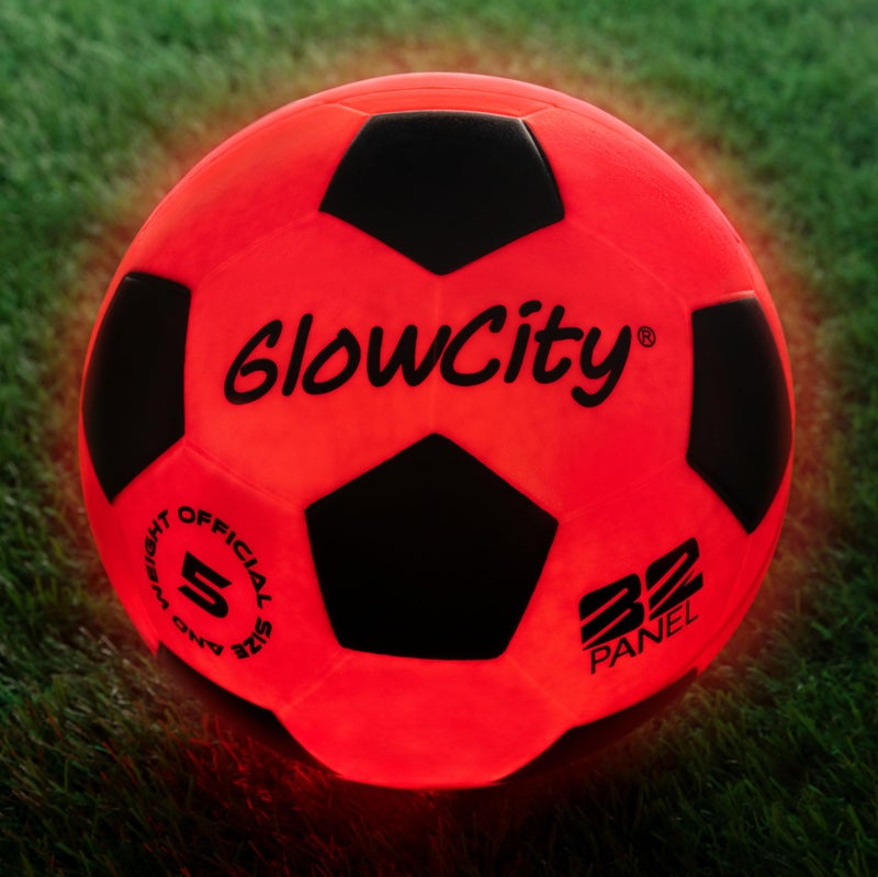 GlowCity كرة القدم المتوهجة في الظلام من غلو سيتي | كرة قدم مضيئة داخلية/خارجية مع 2 مصابيح LED | بطاريات مثبتة مسبقًا | هدية ممتعة للمراهقين - Image 1
