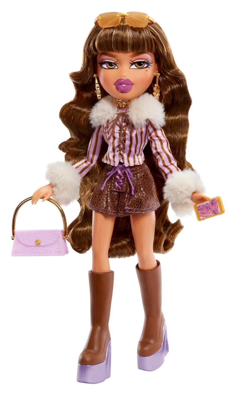 Bratz Alwayz Yasmin Fashion Doll with 10 Accessories and Poster - Image 3