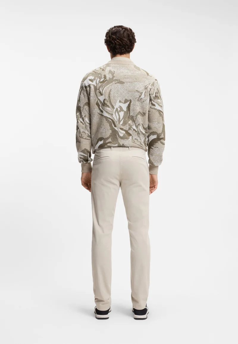 بوس تشينو بقصة عادية من الساتان القطني المطاطي