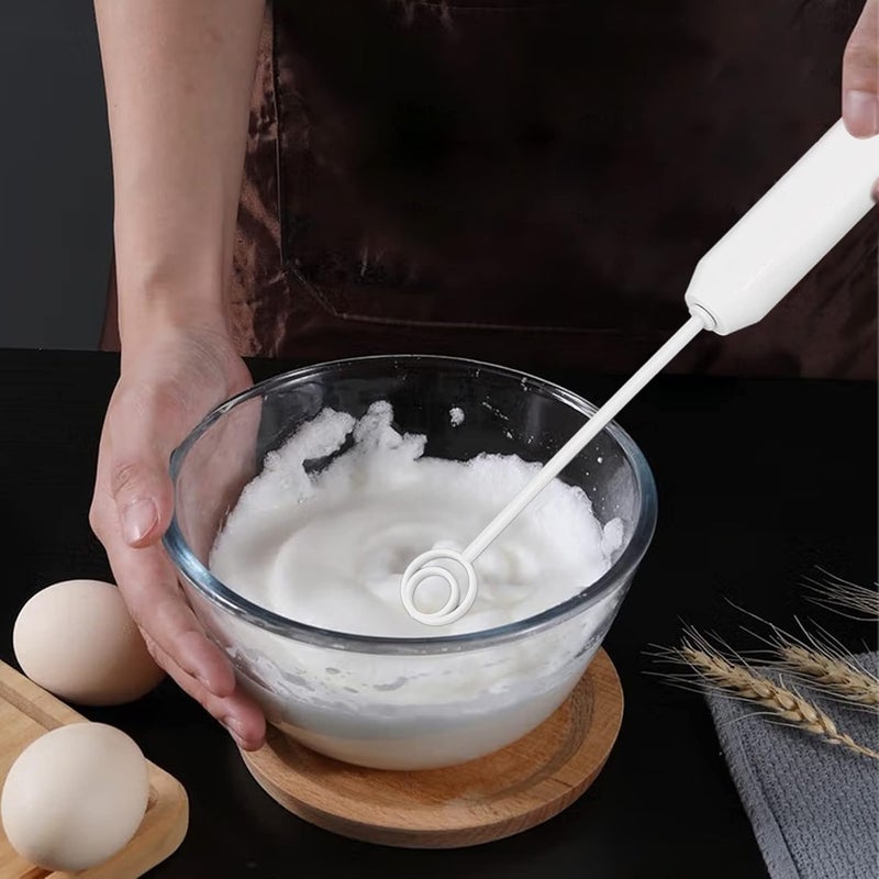 اسيكسيكس خفاقة البيض الكهربائية الأوتوماتيكية، خلاط سلكي محمول لاسلكي أوتوماتيكي، خفاقة البيض والحليب، رغوة الحليب، خلاط الحليب الكهربائي الصغير لصنع الكريمة، الخفق والتحريك (أبيض) - Image 1