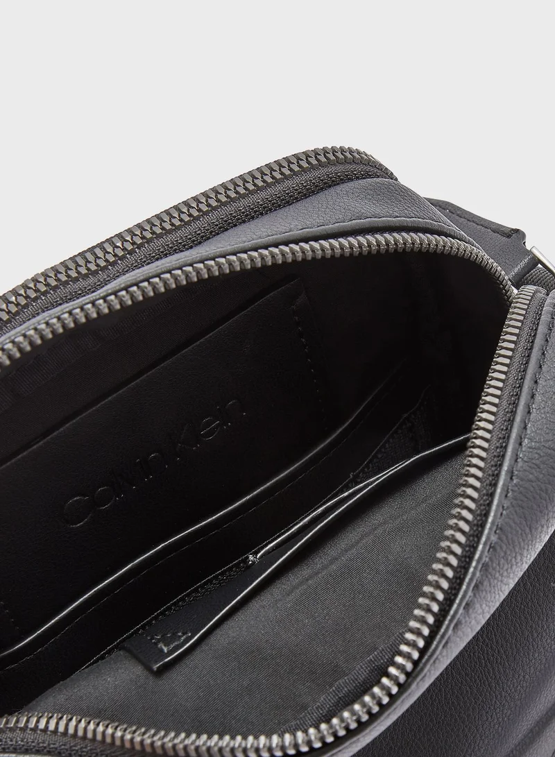 CALVIN KLEIN Task Force Messenger Bag