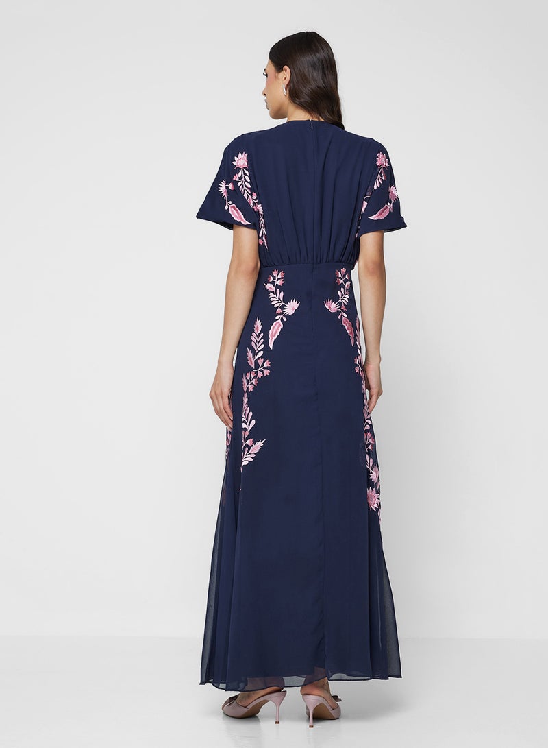 فروك اند فرل فستان ماكسي طويل بأكمام مطرزة - Image 2