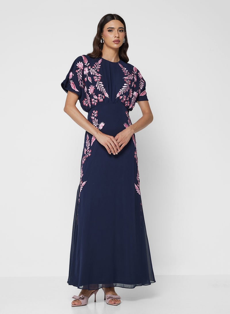 فروك اند فرل فستان ماكسي طويل بأكمام مطرزة - Image 1