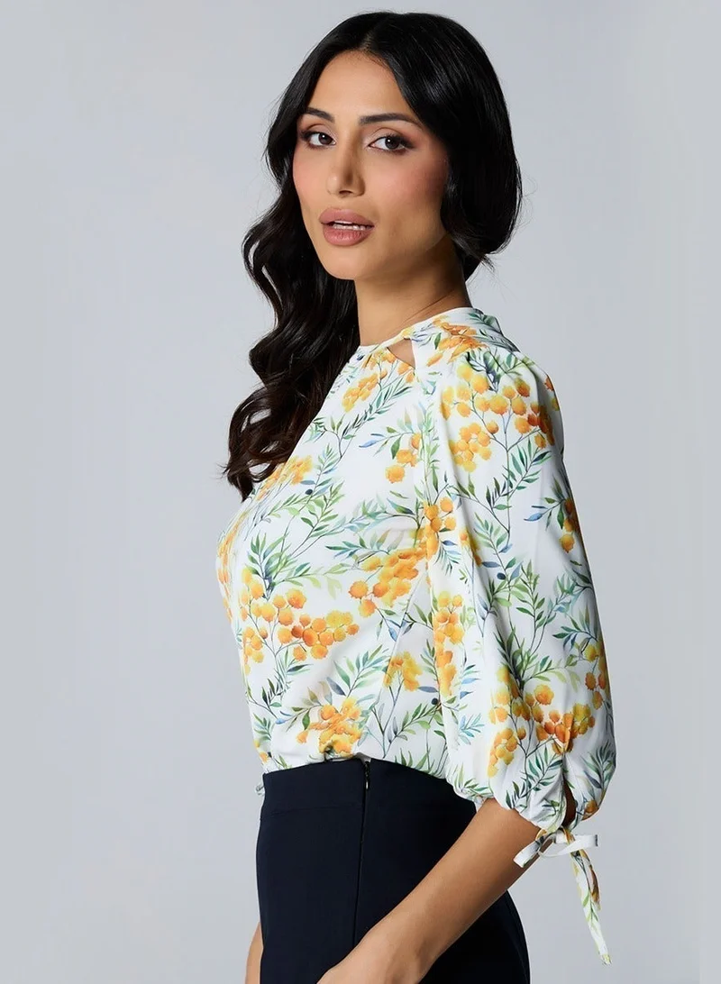 Zigzag Neck Detailed Half Sleeve Floral Printed Top