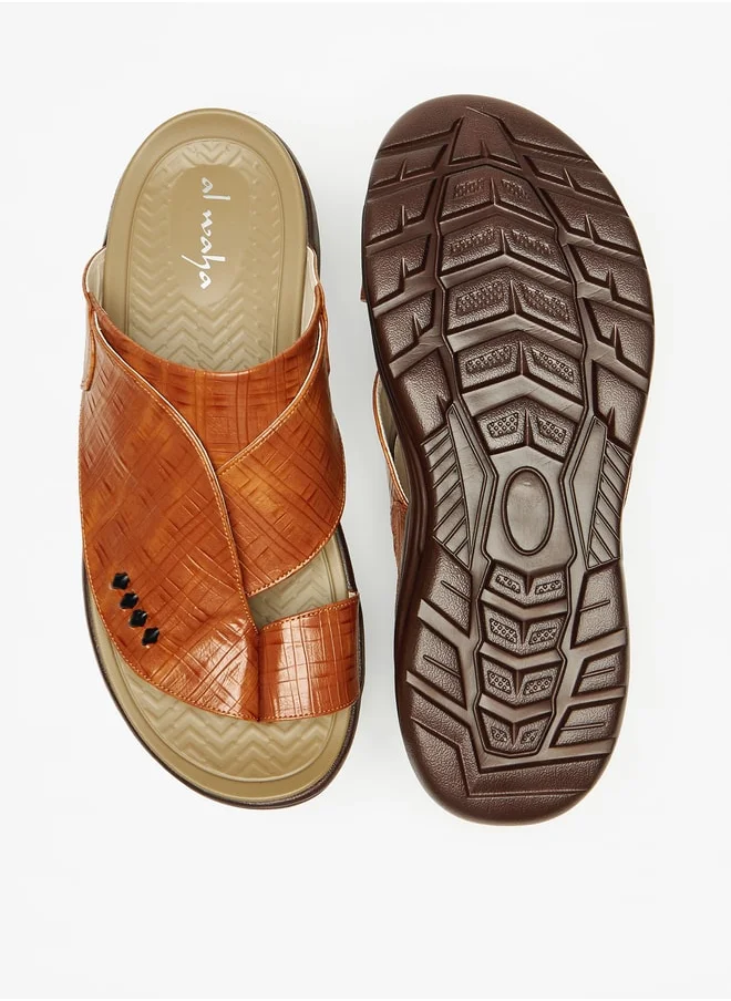 الواحة Men Textured Slip-On Arabic Sandals with Toe Loop