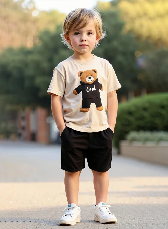 تايك تو مجموعة من شورت وتيشيرت بطبعة جرافيك