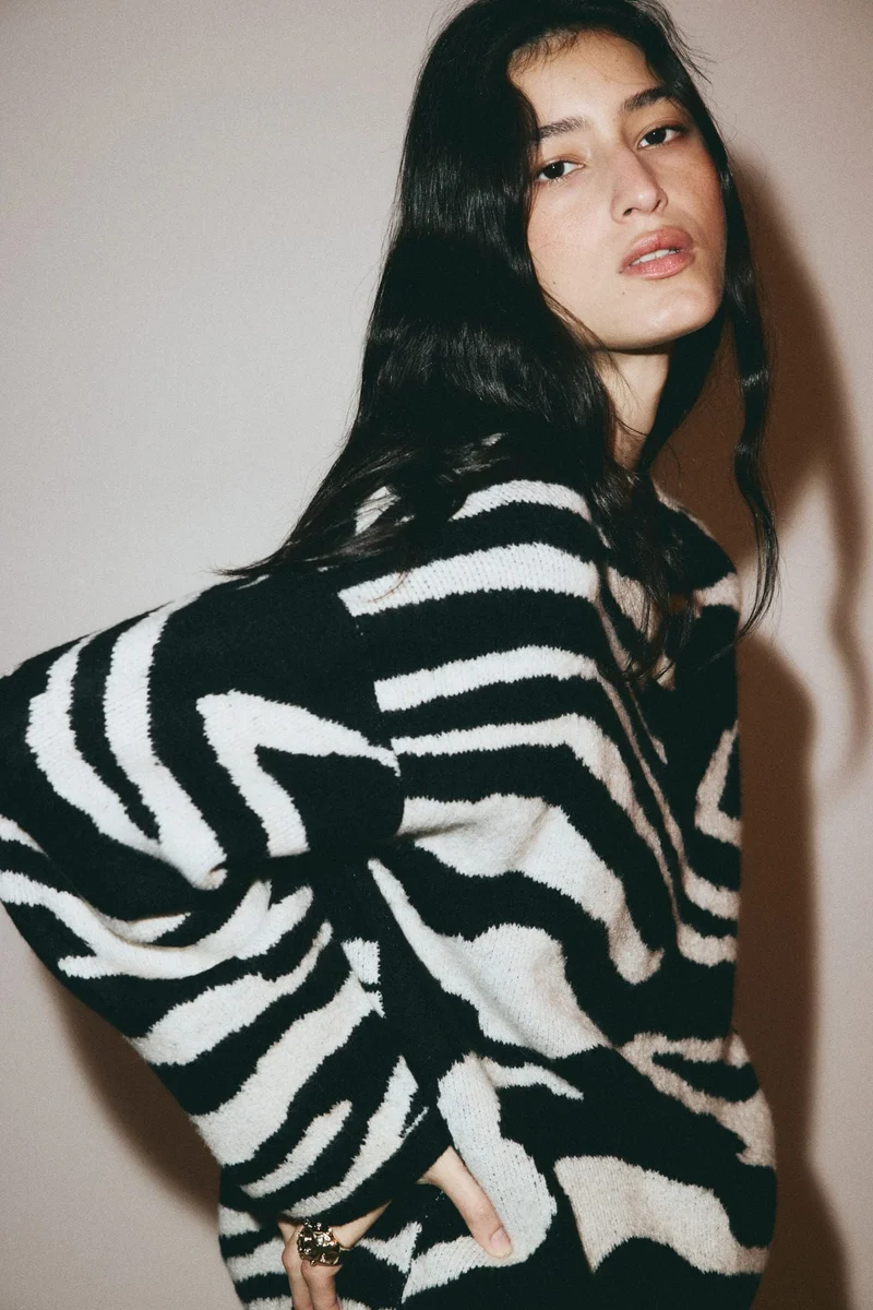 اتش اند ام كنزة محبوكة من الجاكار