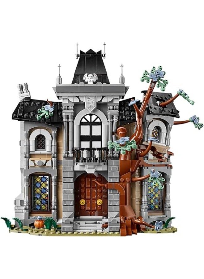 ليغو مجموعة بناء نموذج المنزل القوطي Icons Mayor Manor 11383 للبالغين، 1420 قطعة، 3 شخصيات مصغرة تتوهج في الظلام - Image 4