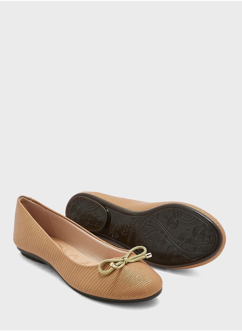MOLECA - Veronica Close Toe Ballerinas - Image 1