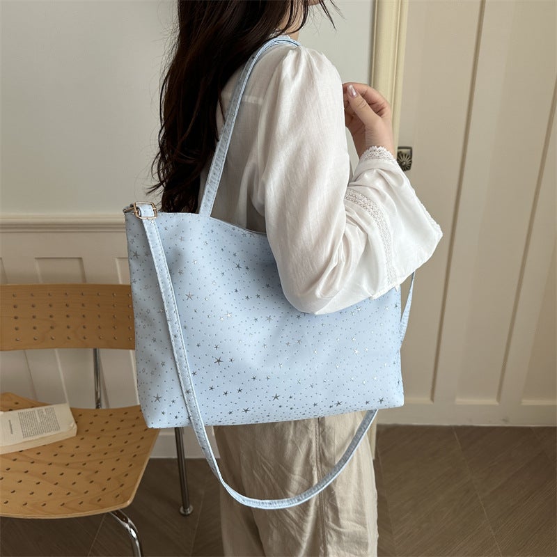 Minimalist Dark Tone Star Pattern Big Capacity Shoulder Tote Bag Brand Label Front Detail Decorative Detachable Chain Multi-scene Foldable Bag For Travel Grocery Shopping Student School Essential - Image 3