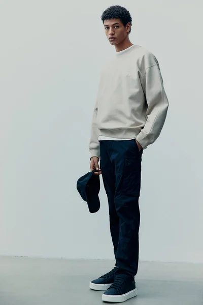 اتش اند ام بنطلون كارجو بقصة ضيقة من قماش ريب ستوب