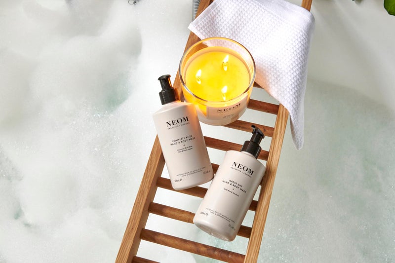 Neom â€“ Real Luxury Hand & Body Wash, 300ml | Lavender, Jasmine & Sandalwood | Gently Cleanse & Soften - Image 2