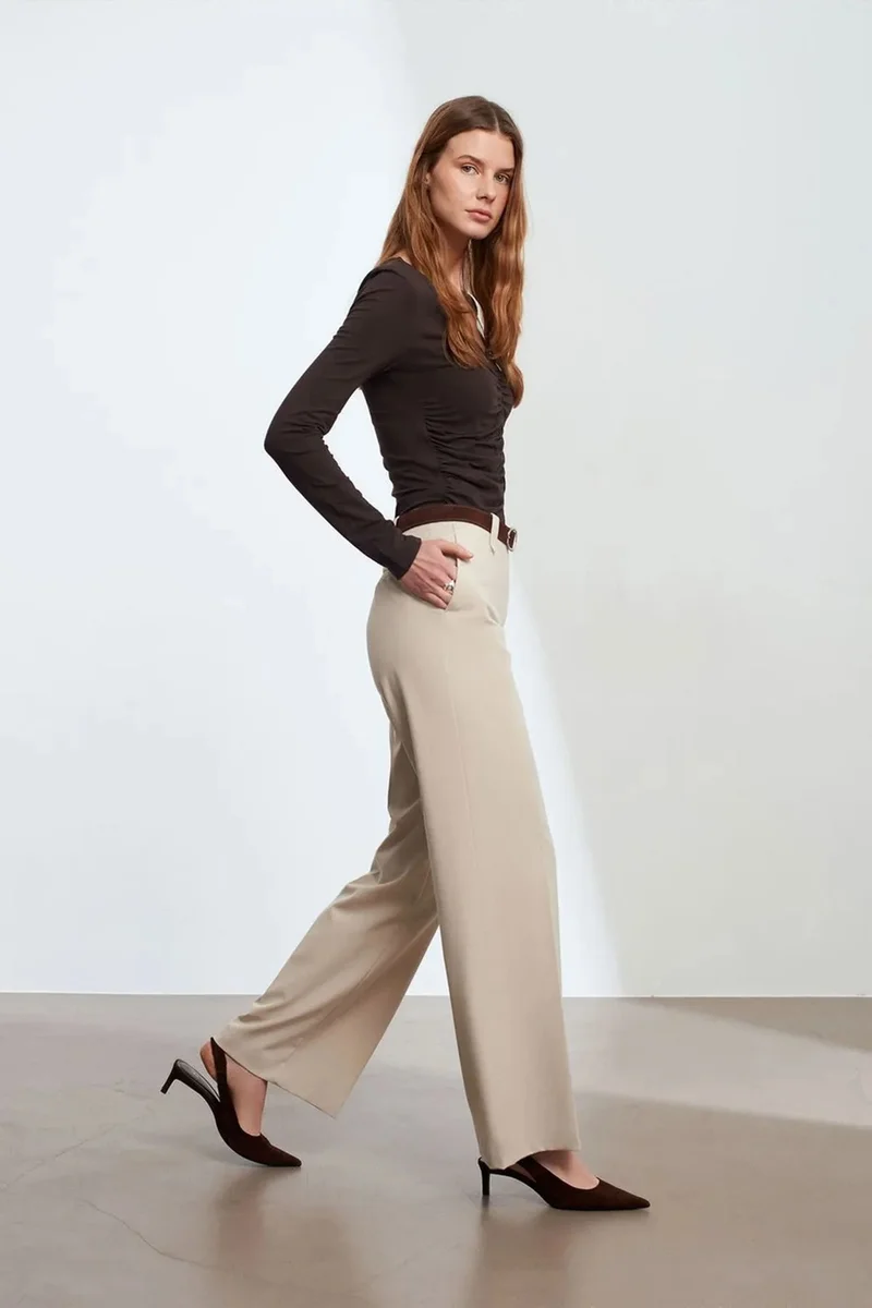 DILVIN Mid-Waist Wide-Leg Crepe Trousers