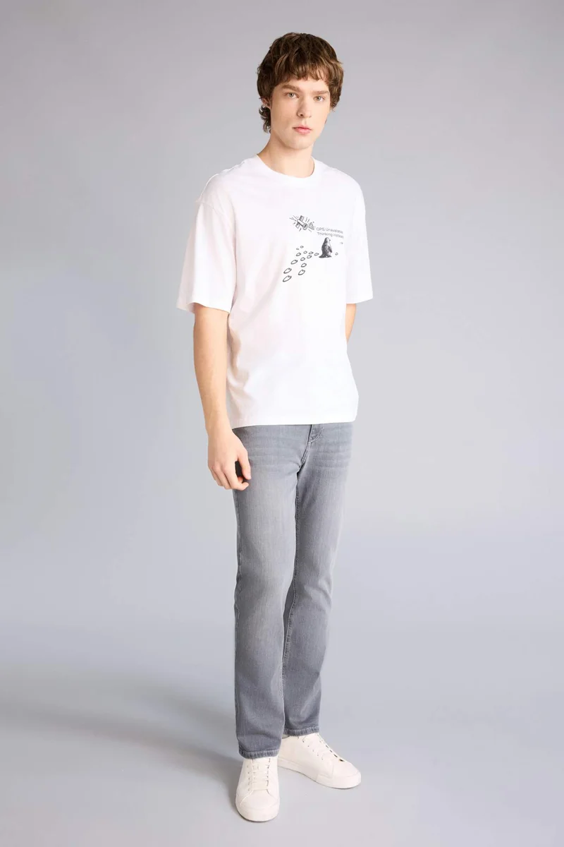 ديفاكتو Boxy Fit Printed T-Shirt