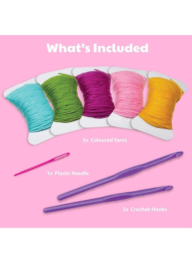 4m طقم فن الكروشيه السهل 4M - مجموعة حرفة كروشيه للمبتدئين للأطفال والمراهقين من عمر 8 سنوات فما فوق | اصنع حوامل أكواب، حقائب صغيرة وأحزمة مع 2 خطاف و7 خيوط ملونة | طقم هدايا الفنون والحرف | 00-02737 - Image 5