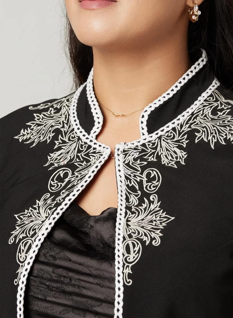 IZEL Crop Embroidery jacket