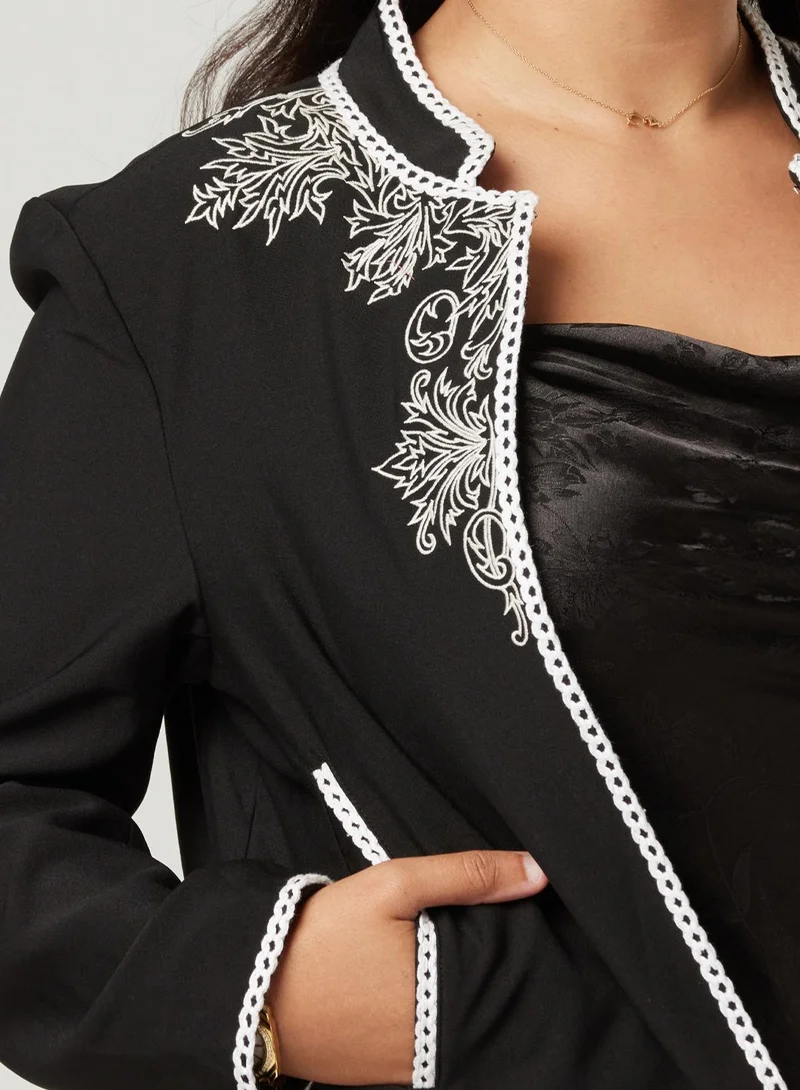 IZEL Crop Embroidery jacket