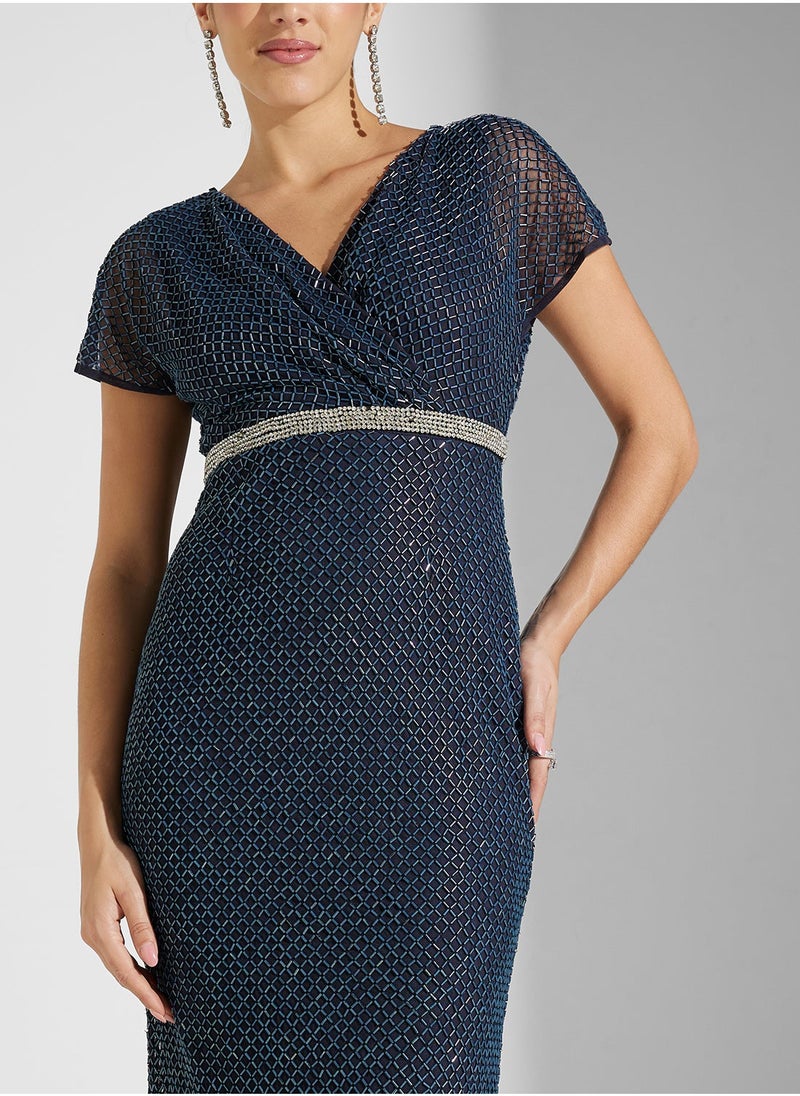 اميليا روز فستان مزين بالترتر - Image 4