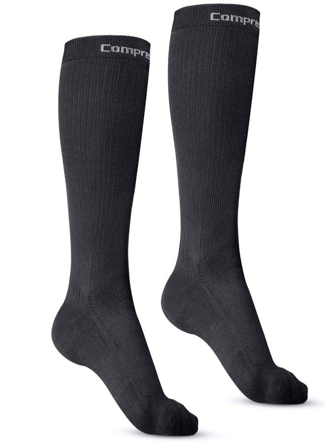 كومبريشنز جوارب ضغط CompressionZ 30-40 مم زئبق للنساء والرجال | جوارب داعمة تصل إلى الركبة، مثالية للسفر والممرضات والرياضيين، لون أسود، مقاس كبير - Image 1
