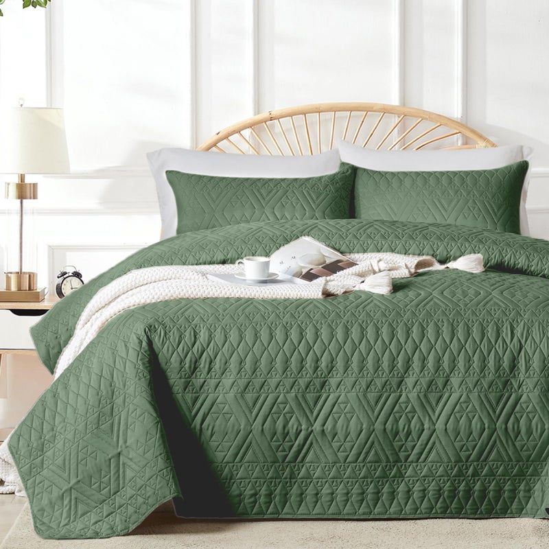 akkialla King/Cal King Size Quilt Bedding Set,Green Lightweight Microfiber Soft Bedspread,Modern Style Geometric Pattern Coverlet Set for All Seasons,3 Piece(1 Quilt,2 Pillow Shams) - Image 1